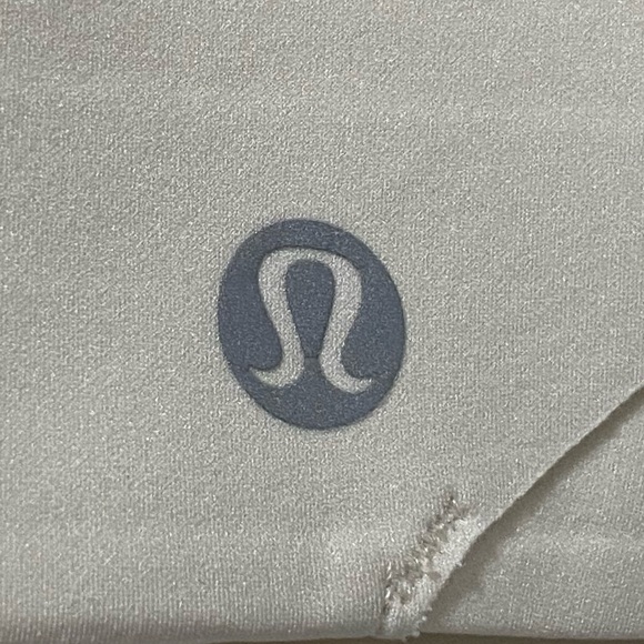 Like New! Lululemon Enlite Front Zip Bra - Picture 13 of 16